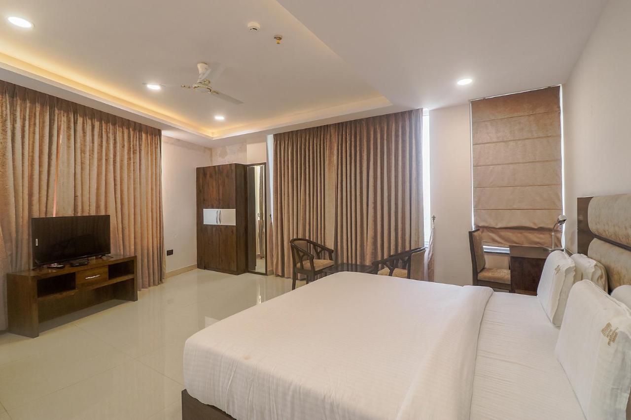 Fabhotel Mid Town Grand Panchkula Exterior foto