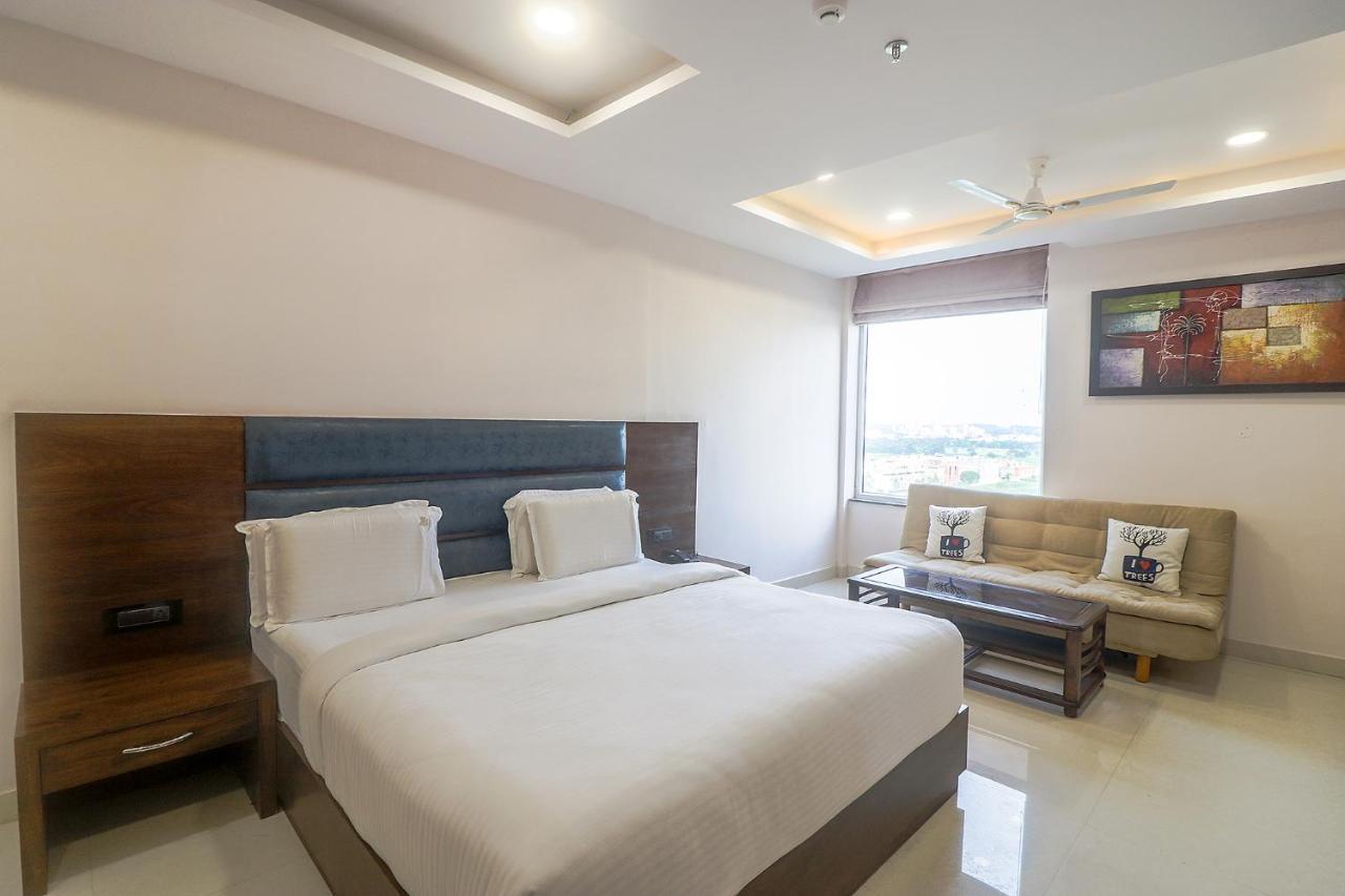 Fabhotel Mid Town Grand Panchkula Exterior foto